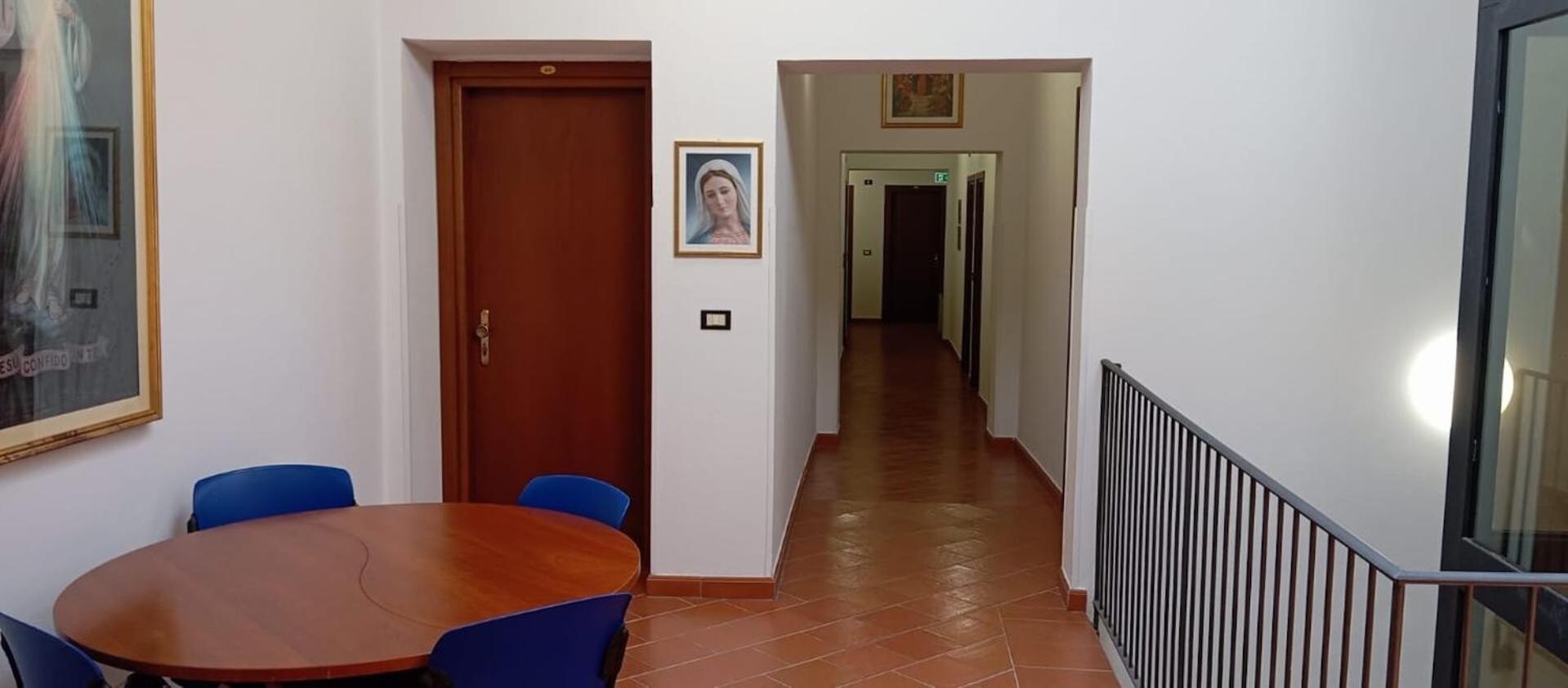 Casa Famiglia Di Nazareth Hotel Loreto Exterior photo