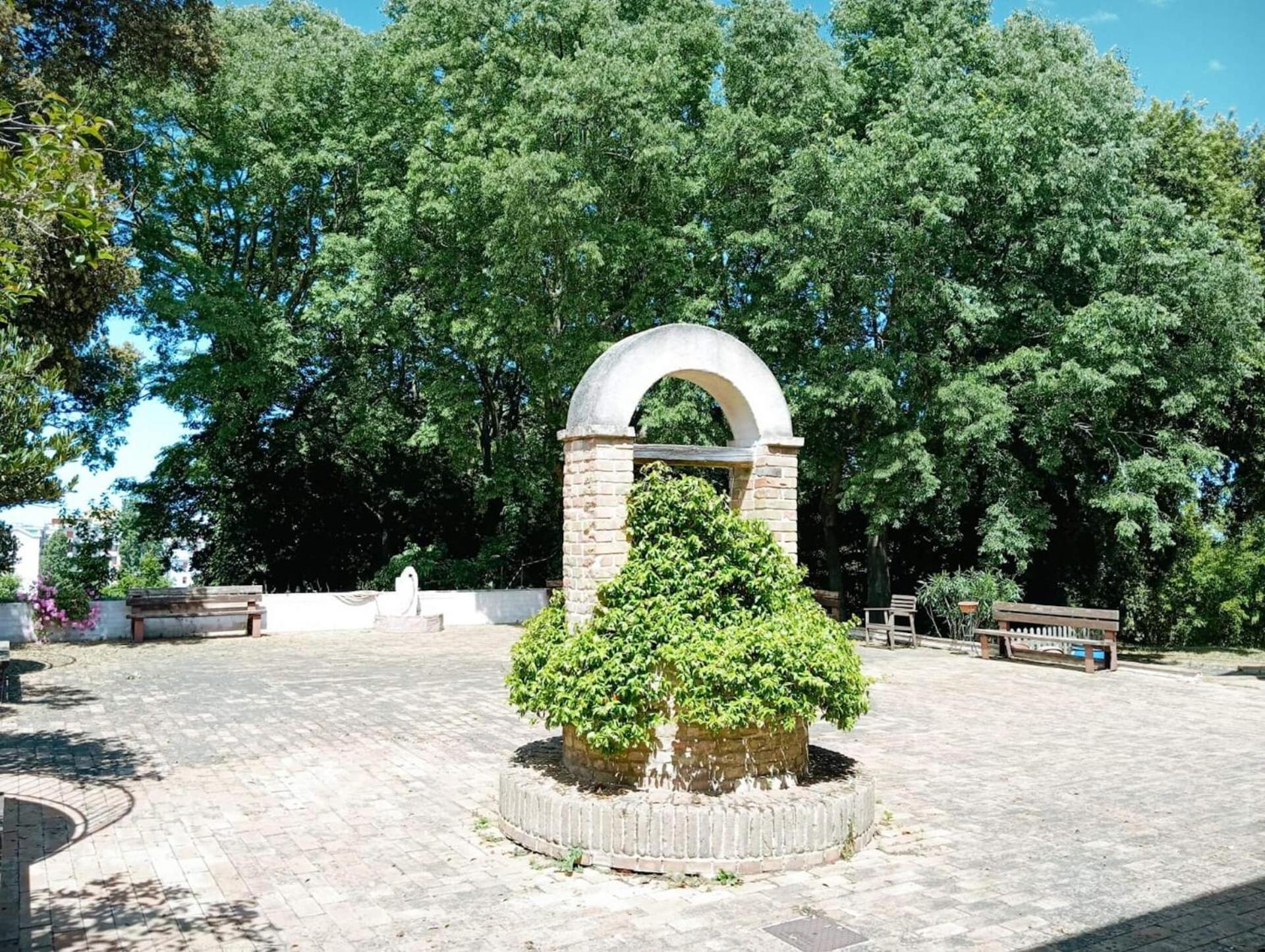 Casa Famiglia Di Nazareth Hotel Loreto Exterior photo
